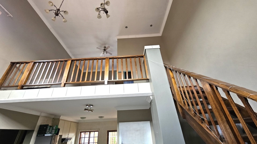 To Let 3 Bedroom Property for Rent in Meerhof North West